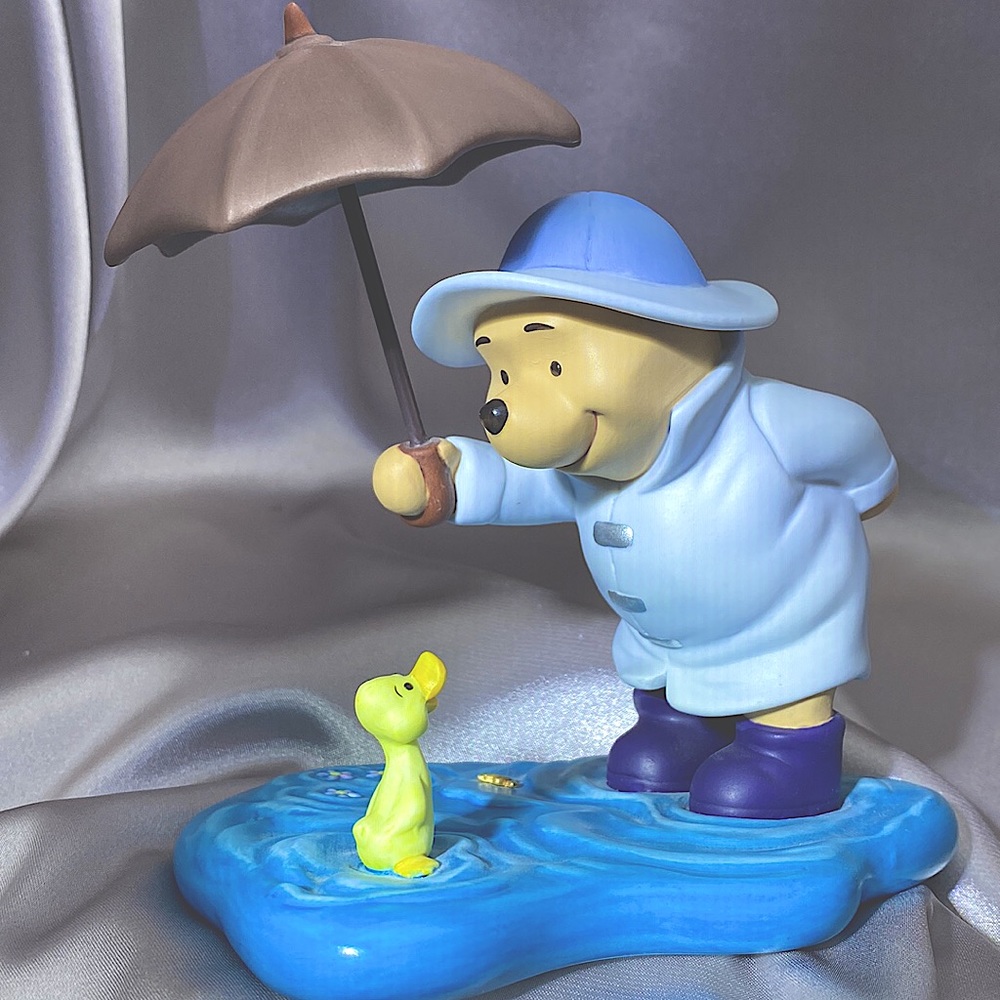 Disney Pooh and friends we’ll share forever whatever the weather figurine